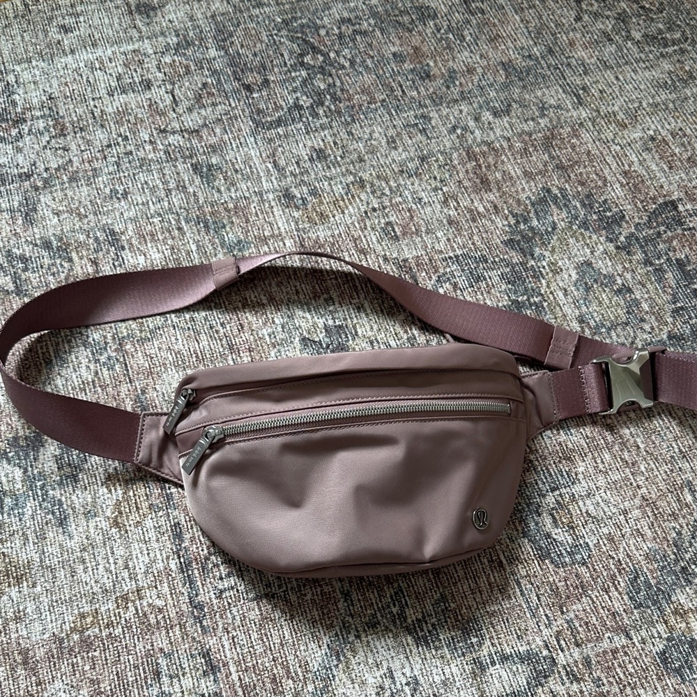 lululemon athletica Dusty Mauve Crossbody Belt Bag